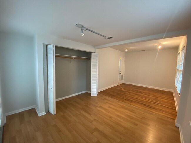 Building Photo - 4912 Avenue G