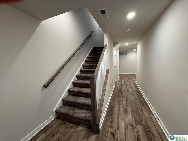 Foto del edificio - 7634 Clayton Ave