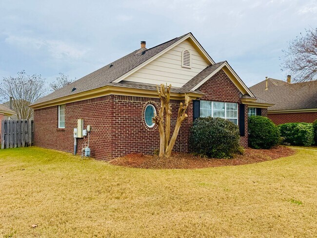 Building Photo - Charming 3-Bedroom, 2-Bath Home in Desirable Deer Creek!