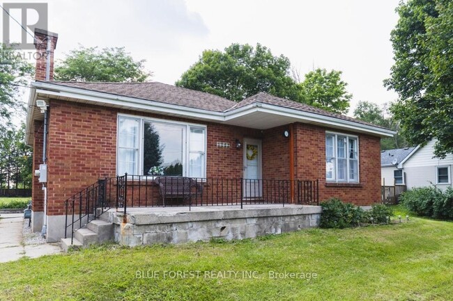 Building Photo - 1111 Crumlin Sideroad