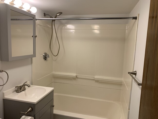 Building Photo - 177 Boyden St