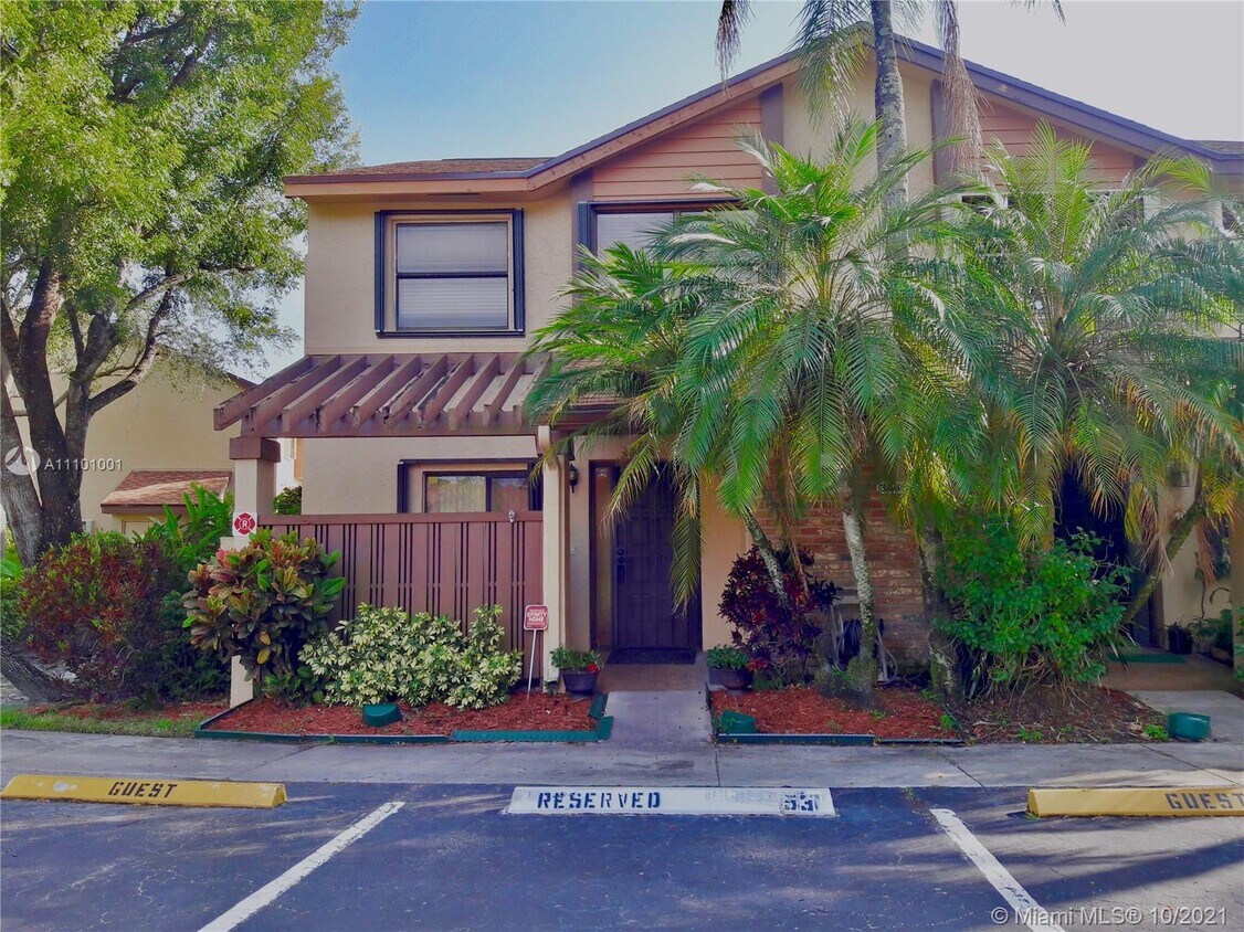 Primary Photo - 3960 Cocoplum Cir