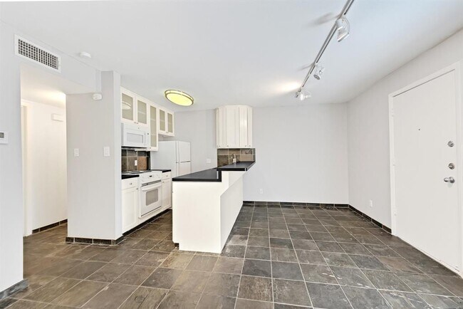 Building Photo - 3602 Garrott St