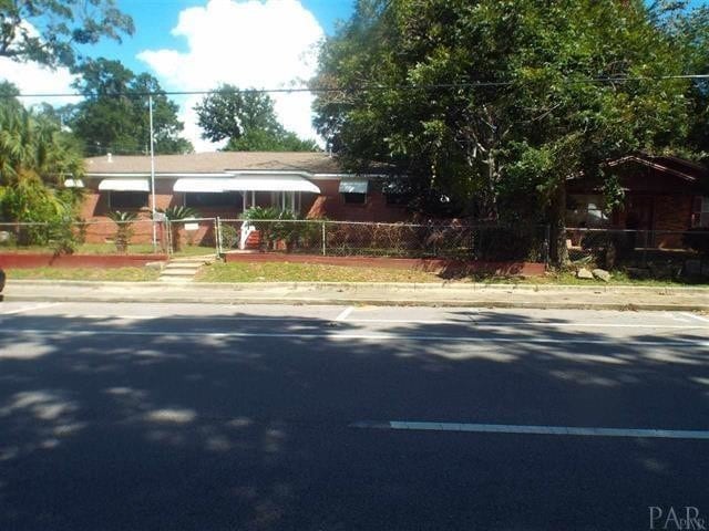 Primary Photo - 1622 N Davis Hwy