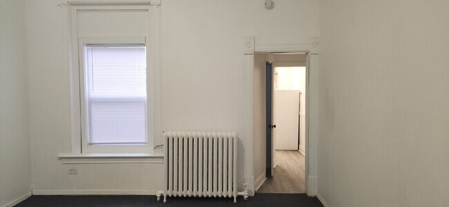 Foto del edificio - "Charming Studio Living: Cozy & Convenient in Downtown Duluth!" (accepts Section-8 tenants)