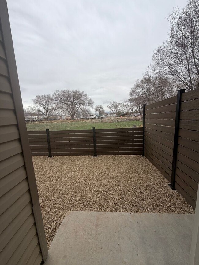 Foto del edificio - 3 Bed 2.5 Bath in Vernal!!