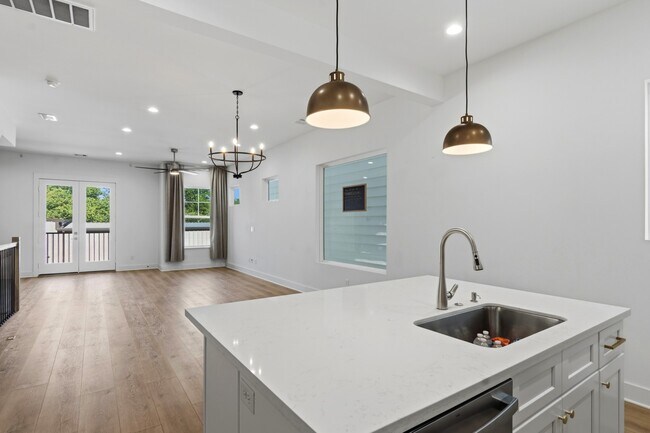 Foto del edificio - 2806 Versailles Oak Ln
