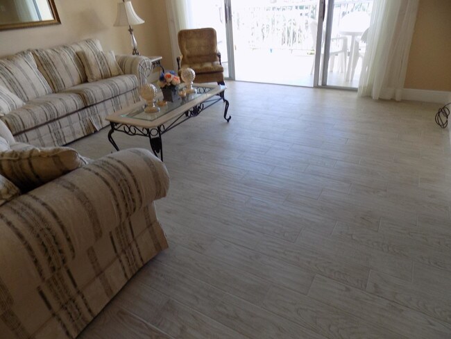 Foto del edificio - 900  Dogwood Drive 437