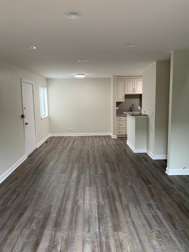 Building Photo - 540 Del Lago Dr