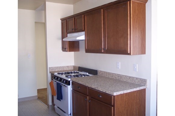 Cocina - 4006 Puente Ave Apartments