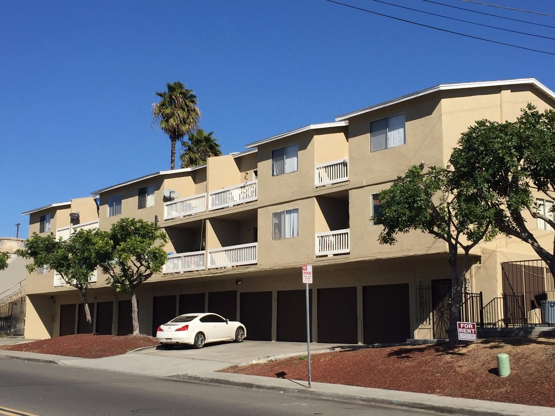 Primary Photo - Golden Heights Terrace