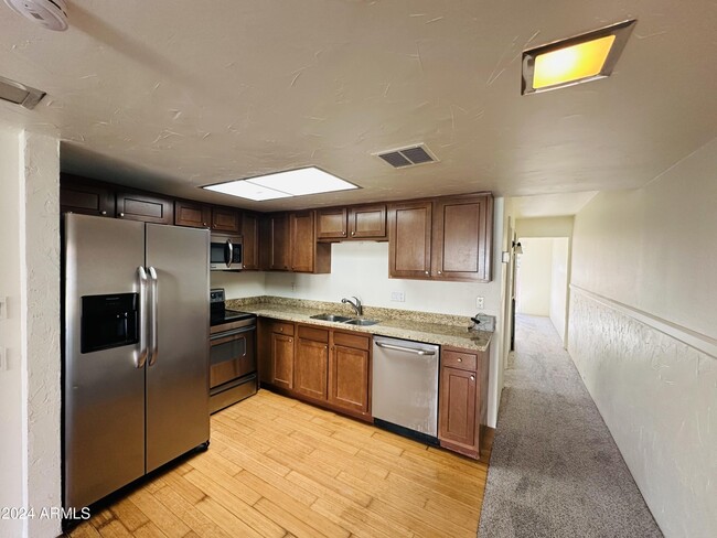 Building Photo - 6818 N 35th Ave