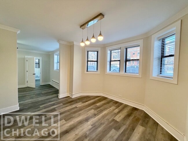 Building Photo - 3837 N Greenview Ave