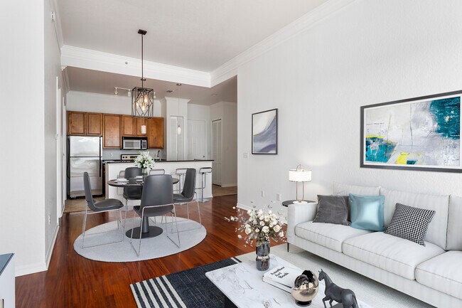 Dining room and kitchen - 700 S Harbour Island Blvd