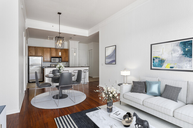 Dining room and kitchen - 700 S Harbour Island Blvd