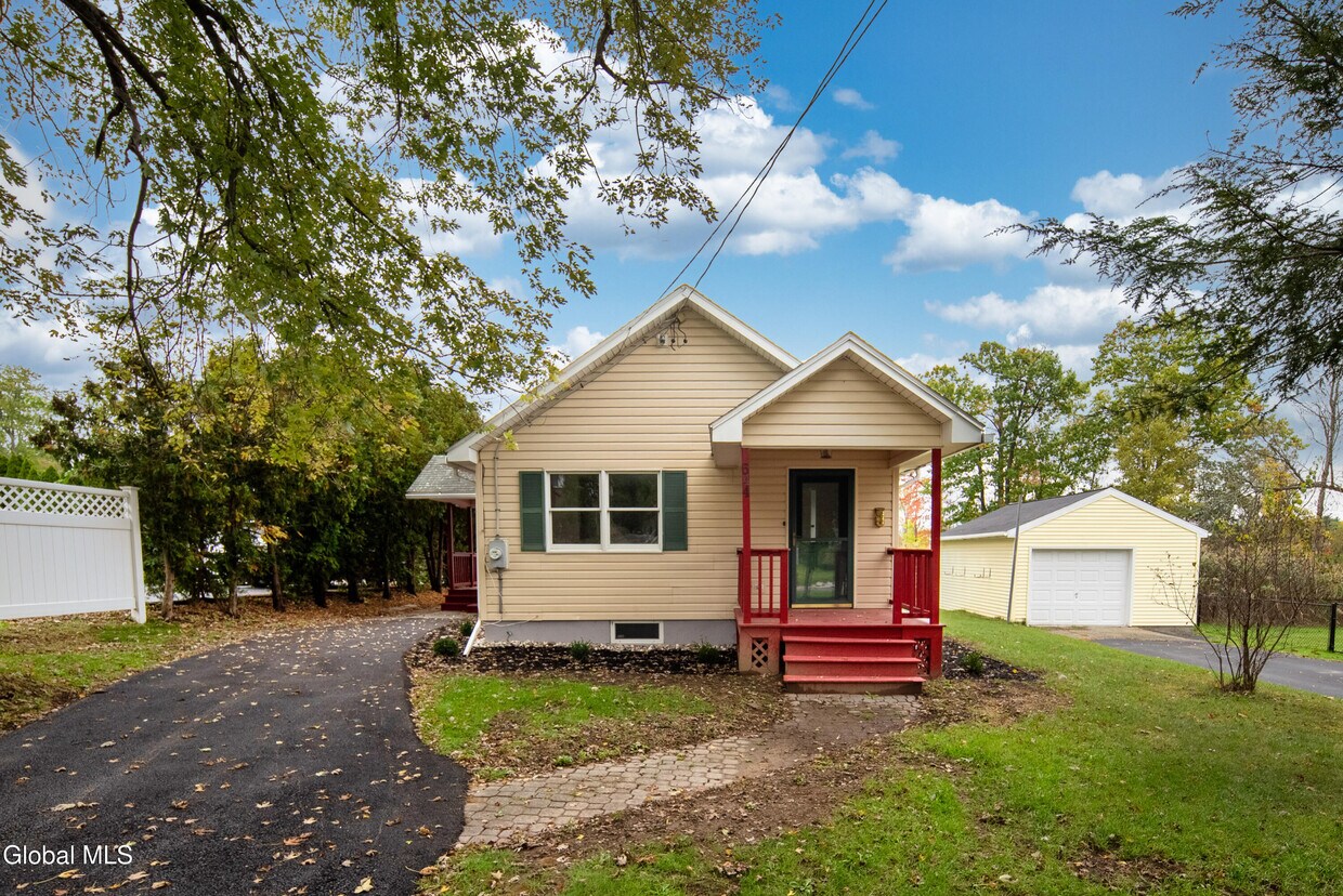 Primary Photo - 644 Delaware Ave