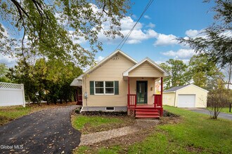Building Photo - 644 Delaware Ave