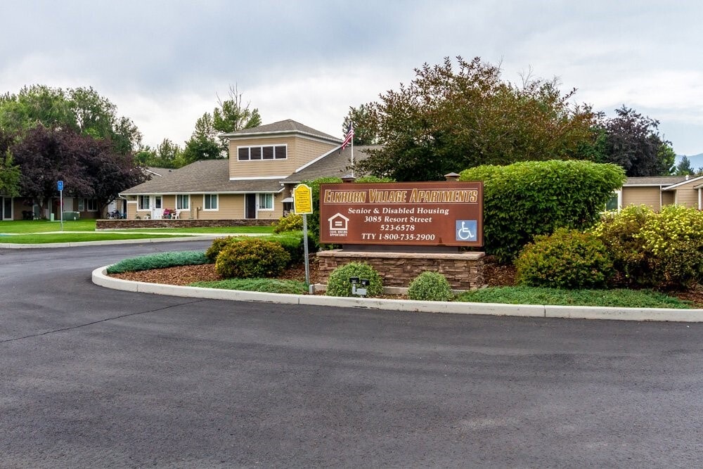 Building Photo - 3085 Resort St