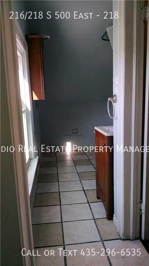 Building Photo - 216/218 S 500 East - 218-