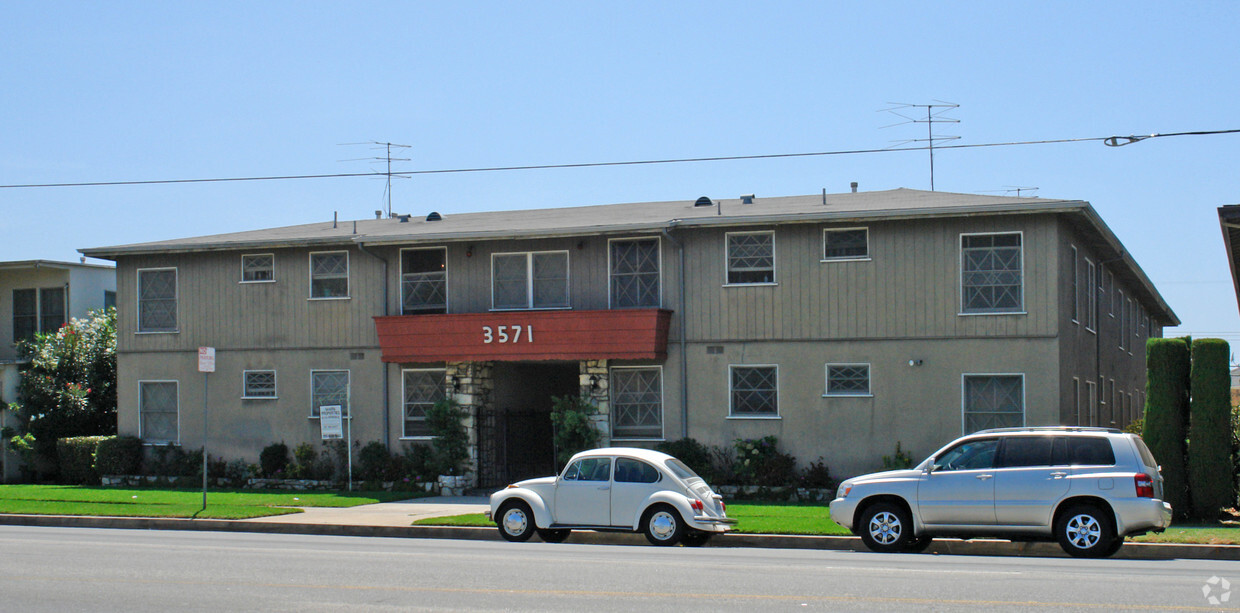 Building Photo - 3571 S Sepulveda Blvd