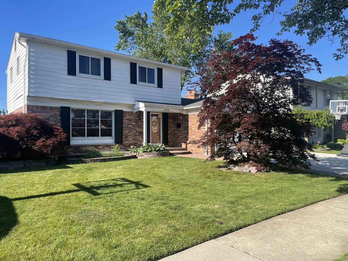 Photo - 26769 Timber Trail (Dearborn Heights, MI)