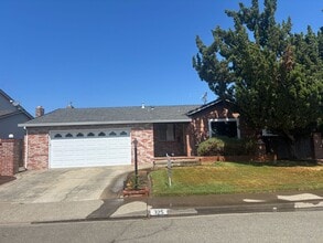 Building Photo - 325 Zola Ave