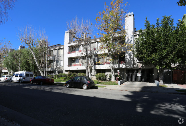 Building Photo - Huston Park Apartments