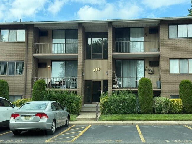 Building Photo - 460 Liberty St