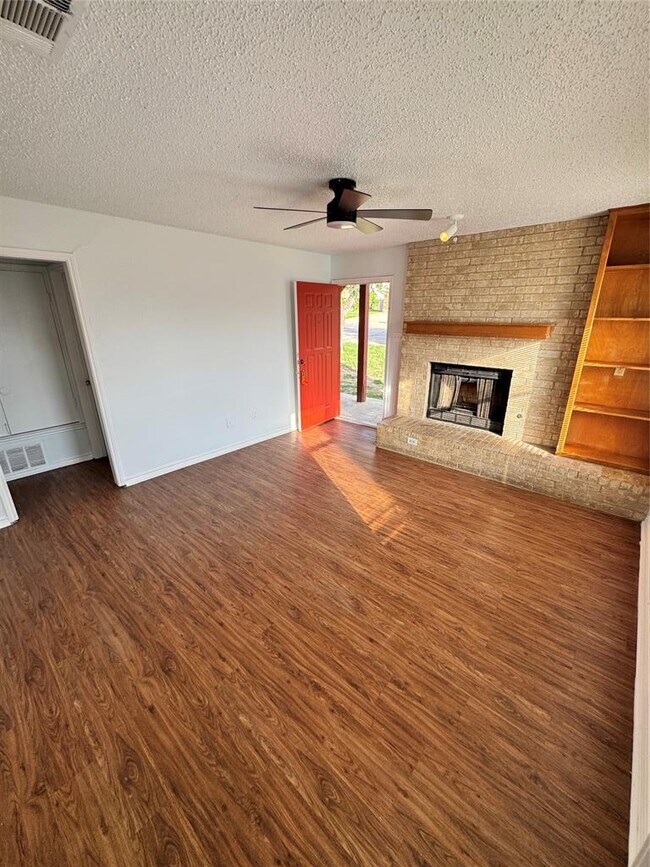 Building Photo - 1816 Rawhide Loop