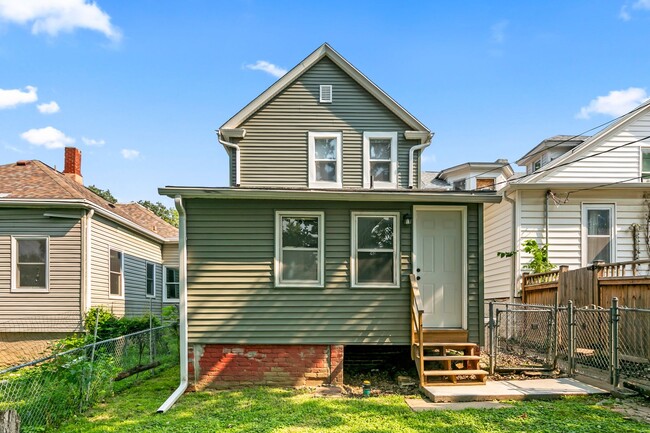 Building Photo - 337 Sherman Ave