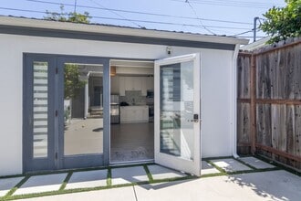 Building Photo - 2812 Stoner Ave