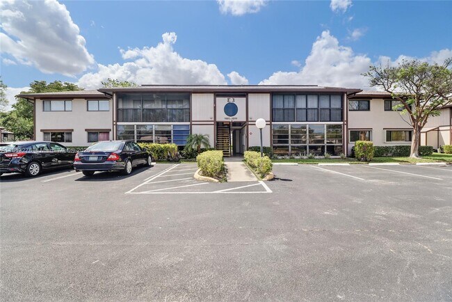 Foto del edificio - 9887 N Belfort Cir