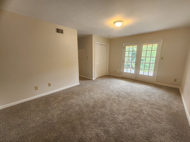 Building Photo - 4608 Lawndale Dr