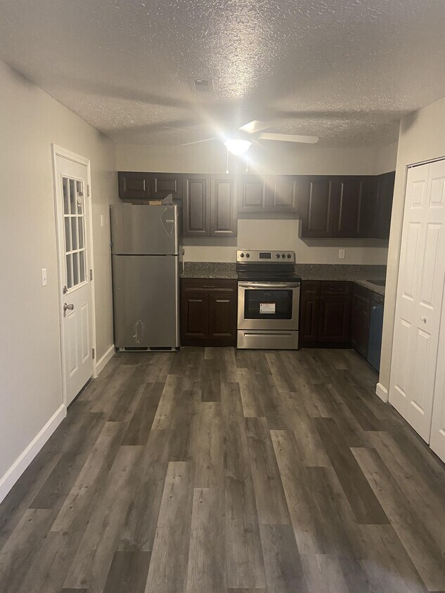 137 Paige Ct Exd Unit 6, Weirton, WV 26062 Room for Rent in Weirton