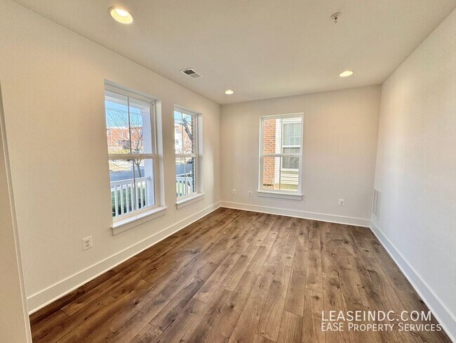 Foto del edificio - 1207 Allison St NE