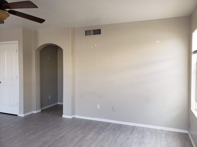 Foto del edificio - 1782 W Springfield Way