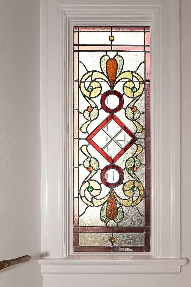 Foto del edificio - TOP FLOOR 3 BEDROOM FLAT