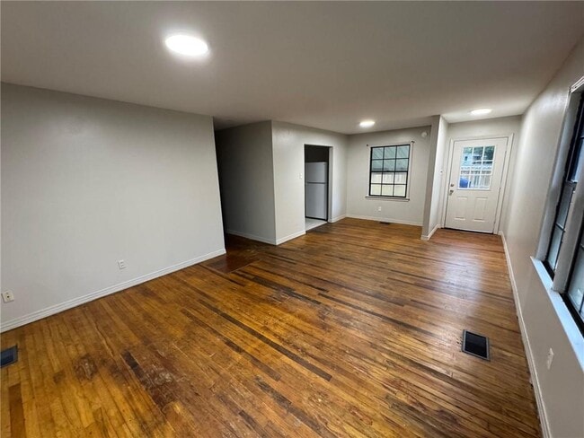 Building Photo - 2613 Old Military Rd