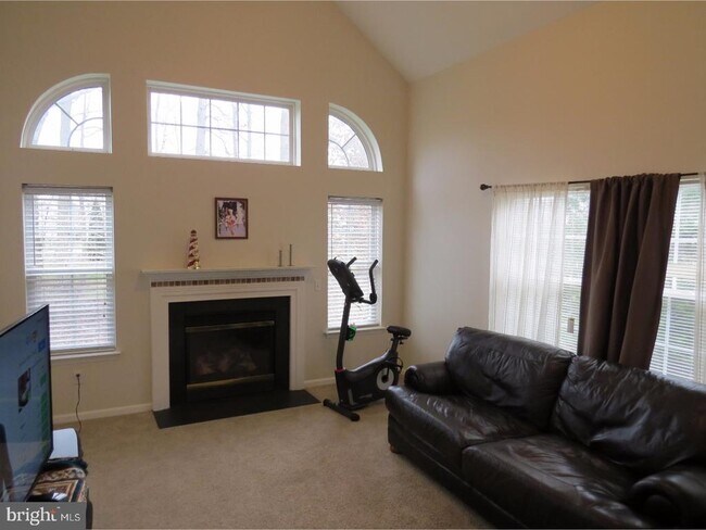 Foto del edificio - 31 Deerborne Trail