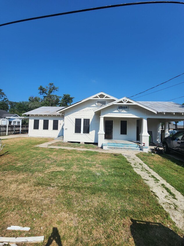 216 Blanchard St, Breaux Bridge, LA 70517 House Rental in Breaux