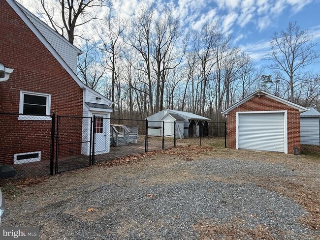 Building Photo - 9253 Dahlgren Rd