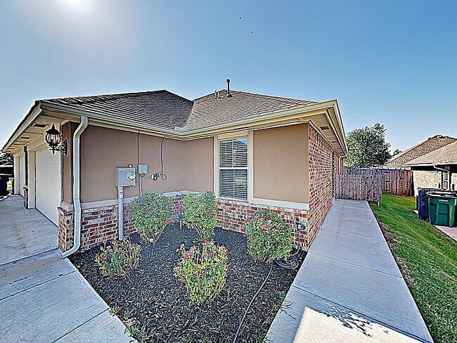 Photo - 11202 NW 114th St House