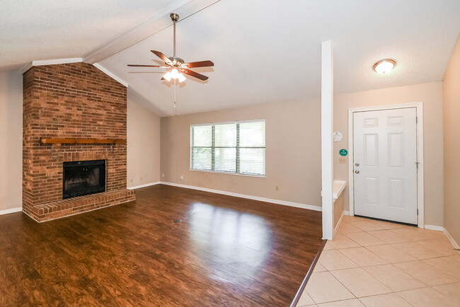 Building Photo - 970 Sandstone Dr