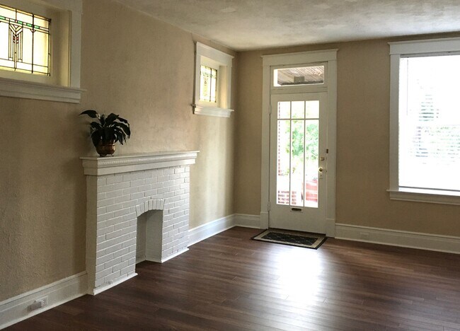 Living Room - 4924 Itaska St