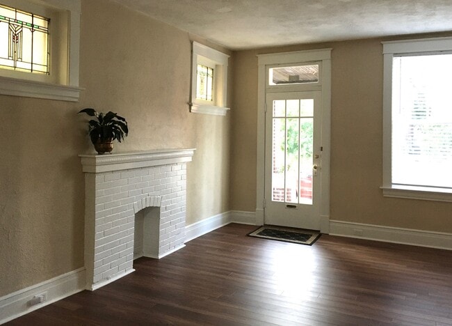 Living Room - 4924 Itaska St