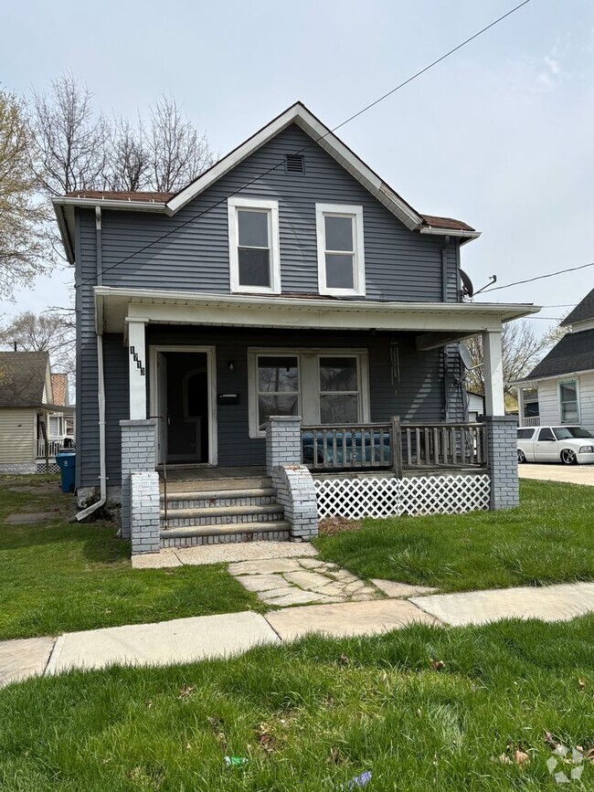 Building Photo - 1713 Oakdale Ave