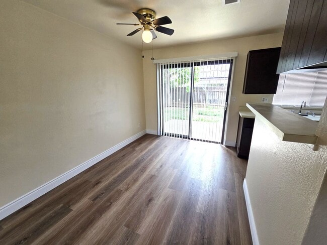 Building Photo - Beautiful 3 Bedroom 2 Bath Home near Monache High School