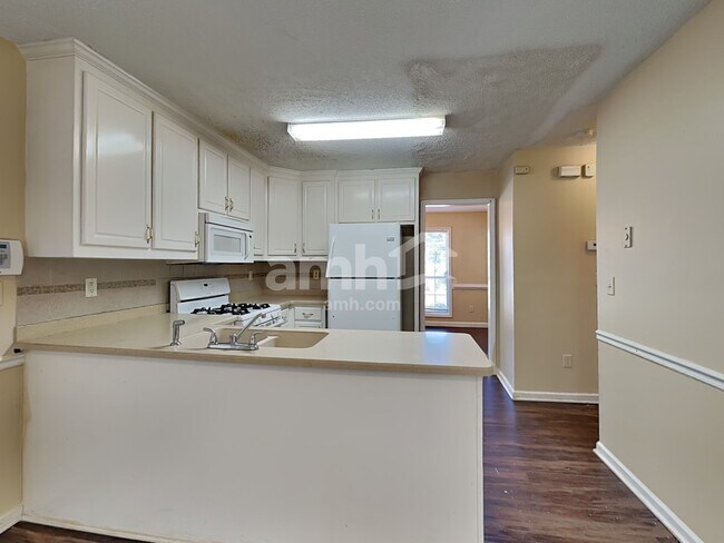 Foto del edificio - 1319 Vine Cir