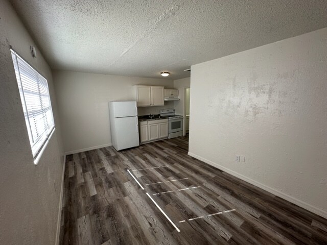Primary Photo - 10118 N Lantana Ave