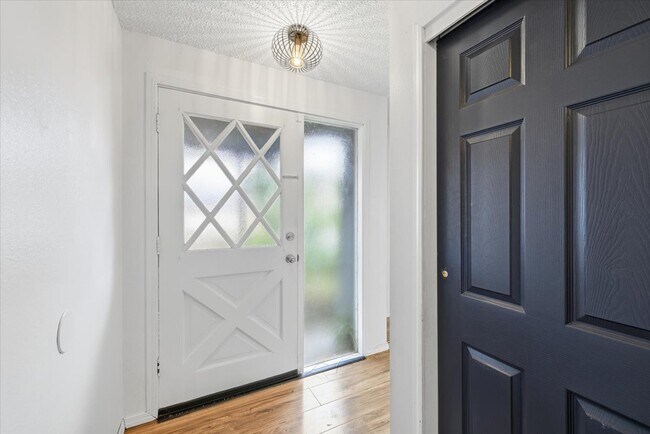 Foto del edificio - 2500 Alma Dr